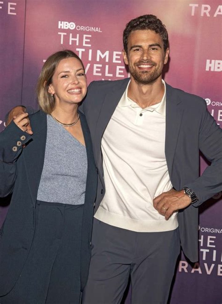 Ruth Kearney – Bio, Age, Net Worth, All About Theo James’ Wife